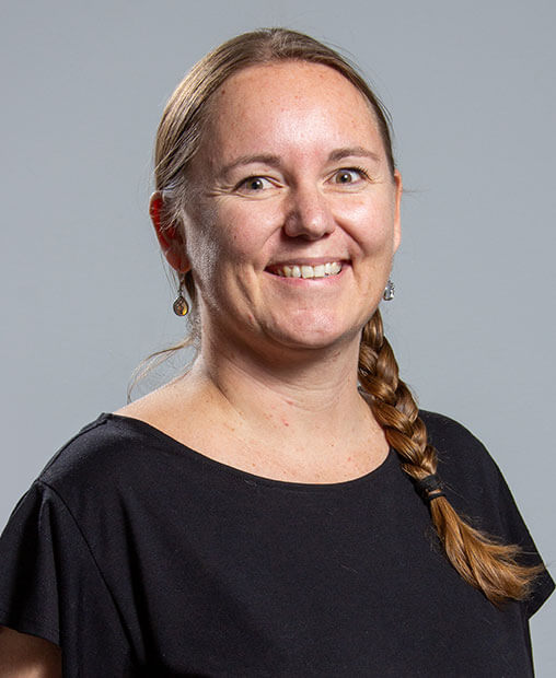 <strong>Stefanie Aigner</strong><br/> Office